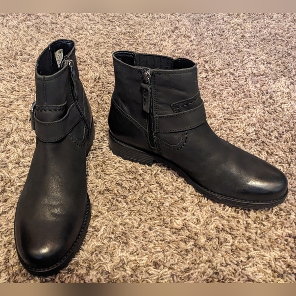 Clarks Women's Clarkwell Strap Boots - Picture 4 of 10